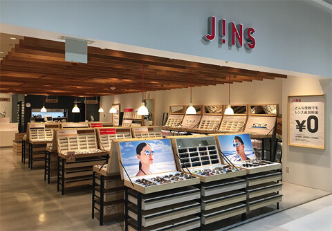 眼鏡店の接客販売スタッフ（JINS（ジンズ）　イオンモール川口前川店）の求人画像３