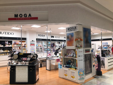 美容部員/コスメ・化粧品のカウンセリング販売（MOGA COSMETICS（モガコスメティック）　イオンモール川口前川店）の求人画像１